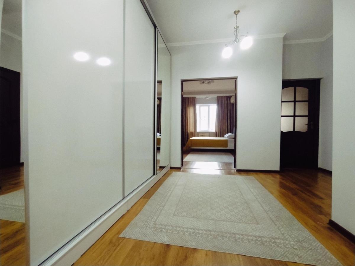 Ferienwohnung Aura On Turusbekova Street 124 Bischkek Exterior foto